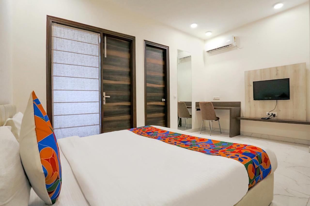 Fabhotel Ab Inn Huda City Center Gurgaon Bagian luar foto