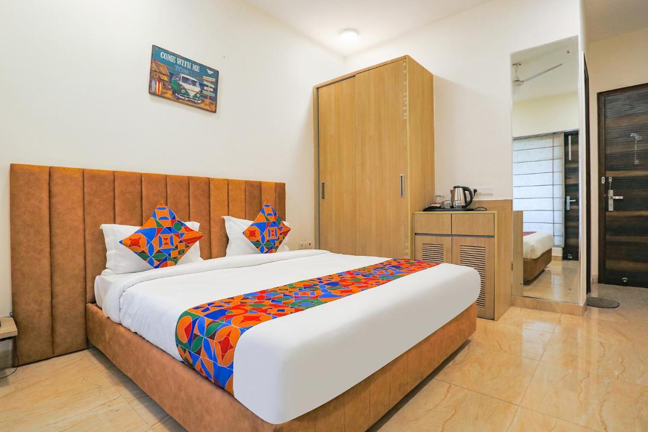 Fabhotel Ab Inn Huda City Center Gurgaon Bagian luar foto