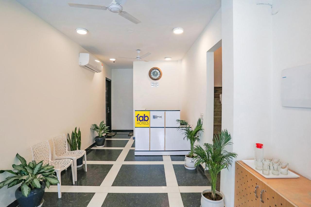 Fabhotel Ab Inn Huda City Center Gurgaon Bagian luar foto